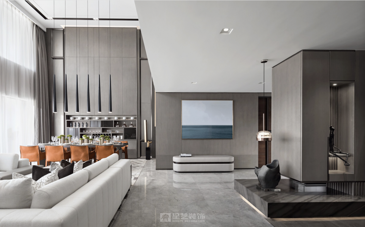 頂層躍層——復(fù)式挑空的廳